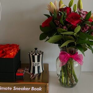 Jonathan Adler Vice candle In black - brand new never used